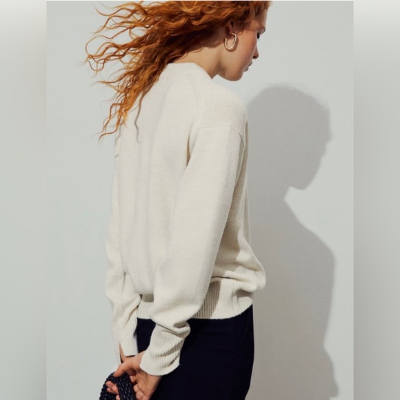 Fine-knit Sweater - Picture 2 of 6